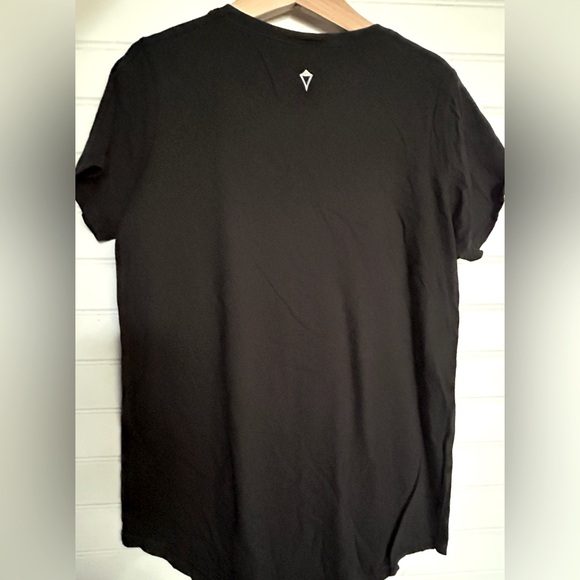 IVIVVA by LULULEMON girls size 10 black soft cotton shirt - Picture 3 of 3